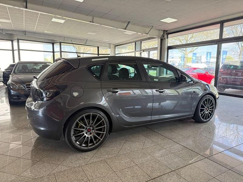 Gebraucht Opel Astra 116 PS (85 kW) 2011 Grau Limousine