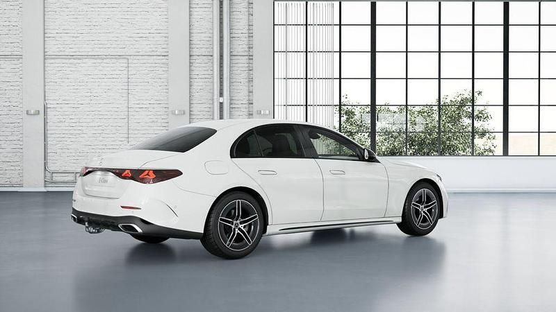 Gebraucht Mercedes E220 AMG 197 PS (144 kW) 2025 Unilack polarweiß uni Limousine