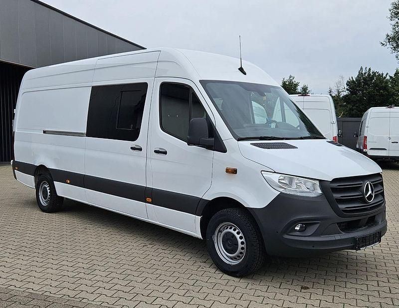 Weiß Gebraucht 2022 Mercedes Sprinter Van | 37.485 € (Teuer) - Bild 1/4