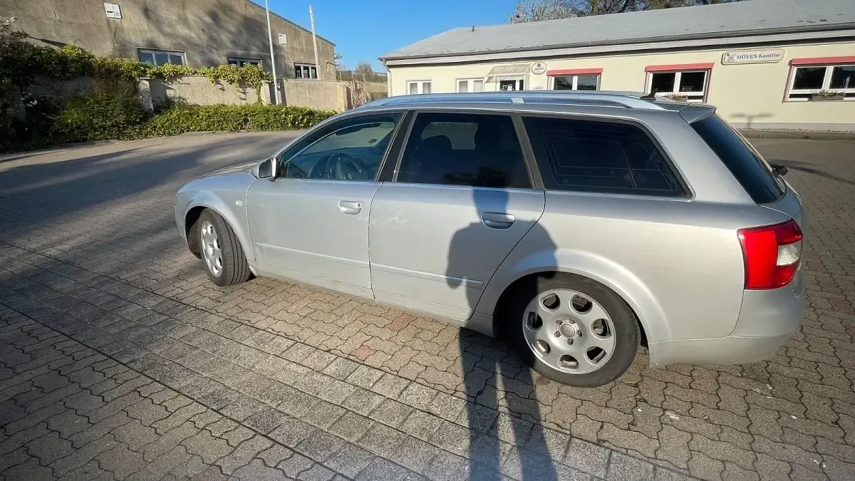 Używany Audi A4 131 KM (96 kW) 2004 Srebrny Kombi