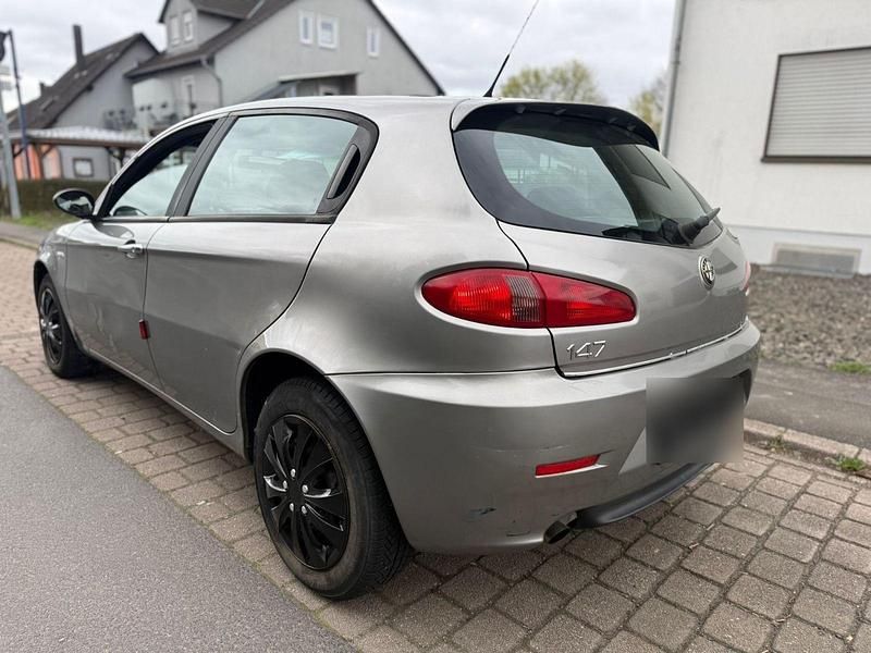 Gebraucht Alfa Romeo 147 105 PS (77 kW) 2008 Grau Kleinwagen