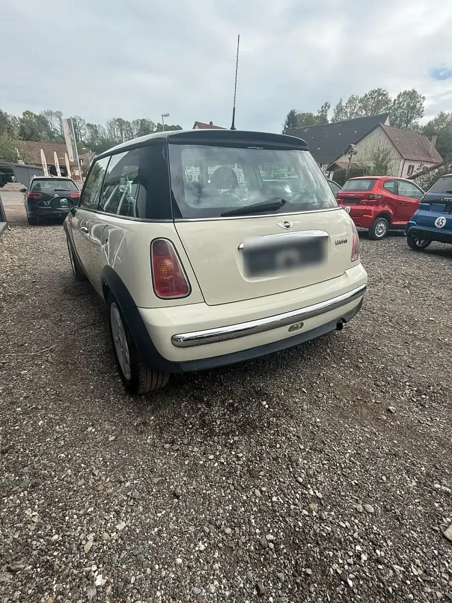 Używany Mini Cooper 116 KM (85 kW) 2004 Beżowy Hatchback