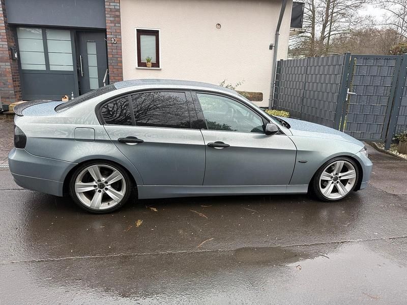Gebraucht BMW 320 150 PS (110 kW) 2005 Andere farben Limousine