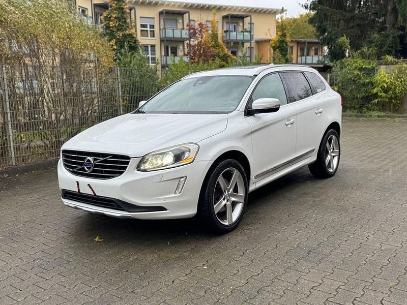 Weiß Gebraucht 2013 Volvo XC60 Summum SUV | 16.999 € (Fairer Preis) - Bild 1/4