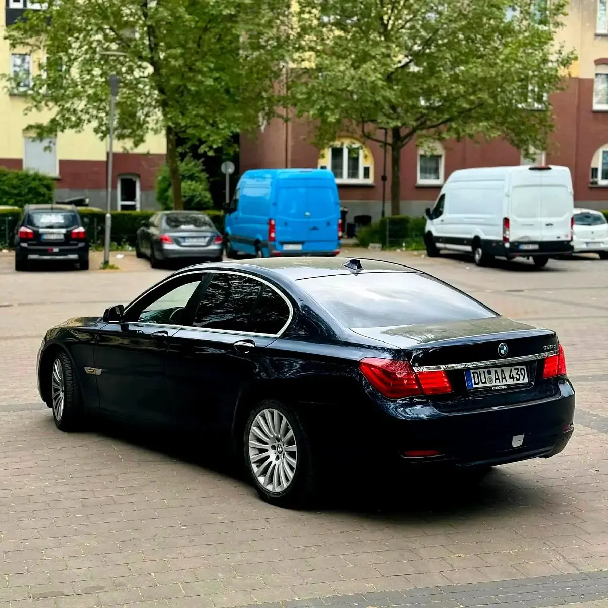 Gebraucht BMW 730 245 PS (180 kW) 2011 Blau Limousine