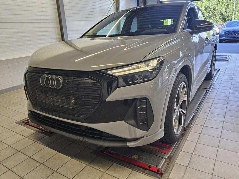 Kieselgrau Gebraucht 2023 Audi Q4 Sportback e-tron Advanced SUV | 30.910 € (Fairer Preis) - Bild 1/2