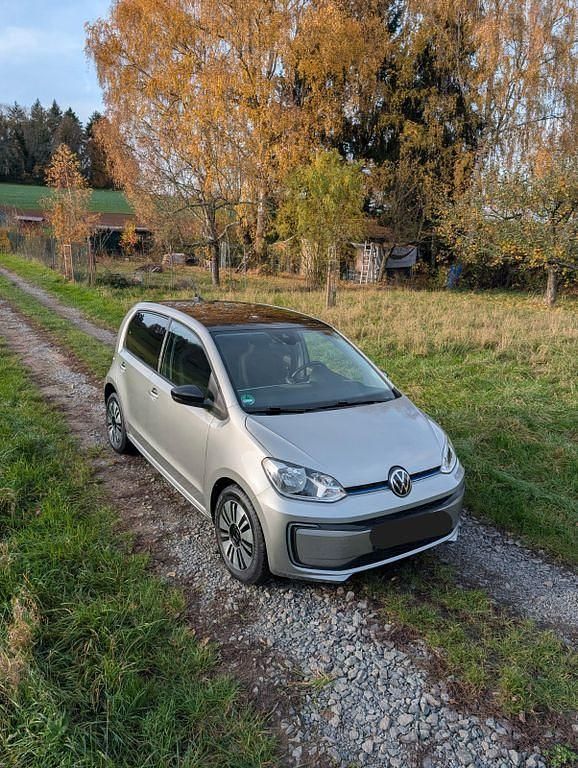 Silber Gebraucht 2023 VW e-up! Edition Kleinwagen | 17.700 € (Guter Preis) - Bild 1/4