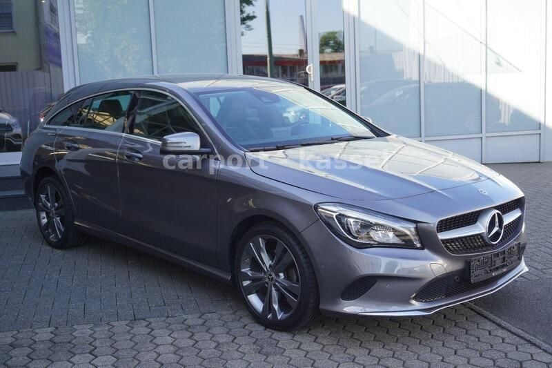 Grau Gebraucht 2019 Mercedes CLA180 Shooting Brake Urban Kombi | 18.999 € (Fairer Preis) - Bild 1/3