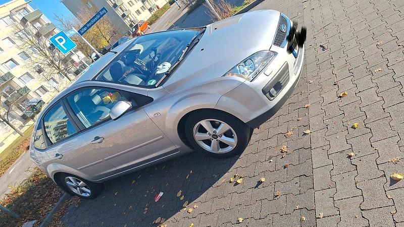 Silber Gebraucht 2006 Ford Focus Kleinwagen | 4.000 € - Bild 1/4