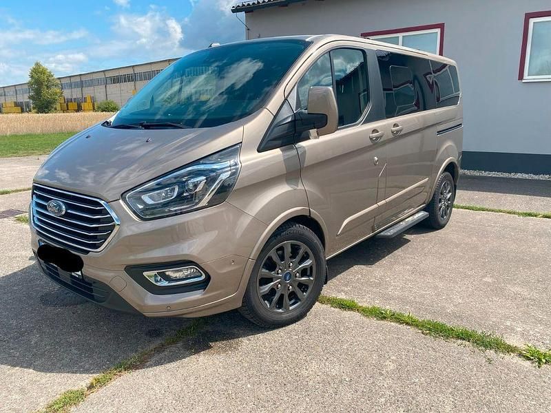 Beige Gebraucht 2019 Ford Tourneo Custom Titanium X Van / Kleinbus | 29.800 € (Superpreis) - Bild 1/4