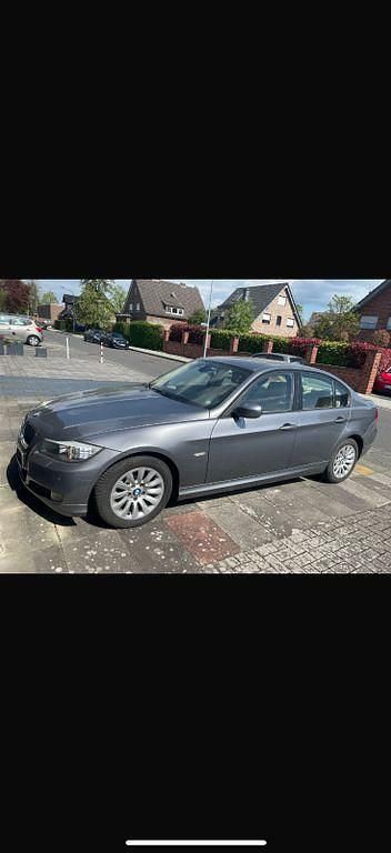 Second-hand BMW 318 143 CP (105 kW) 2008 Gri Berlinǎ