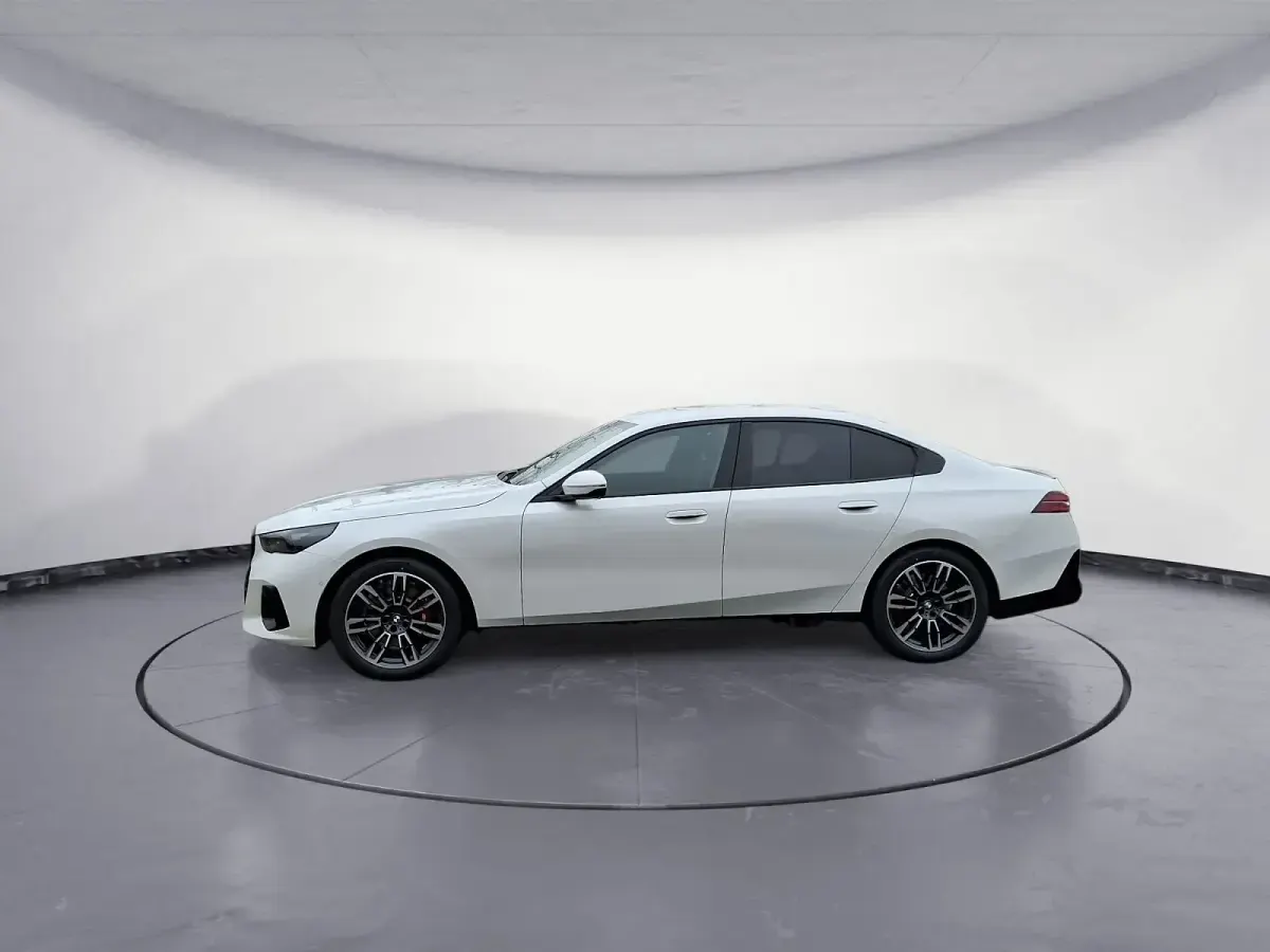 Usado BMW 520 M Sport 197 HP (144 kW) 2026 Sedan