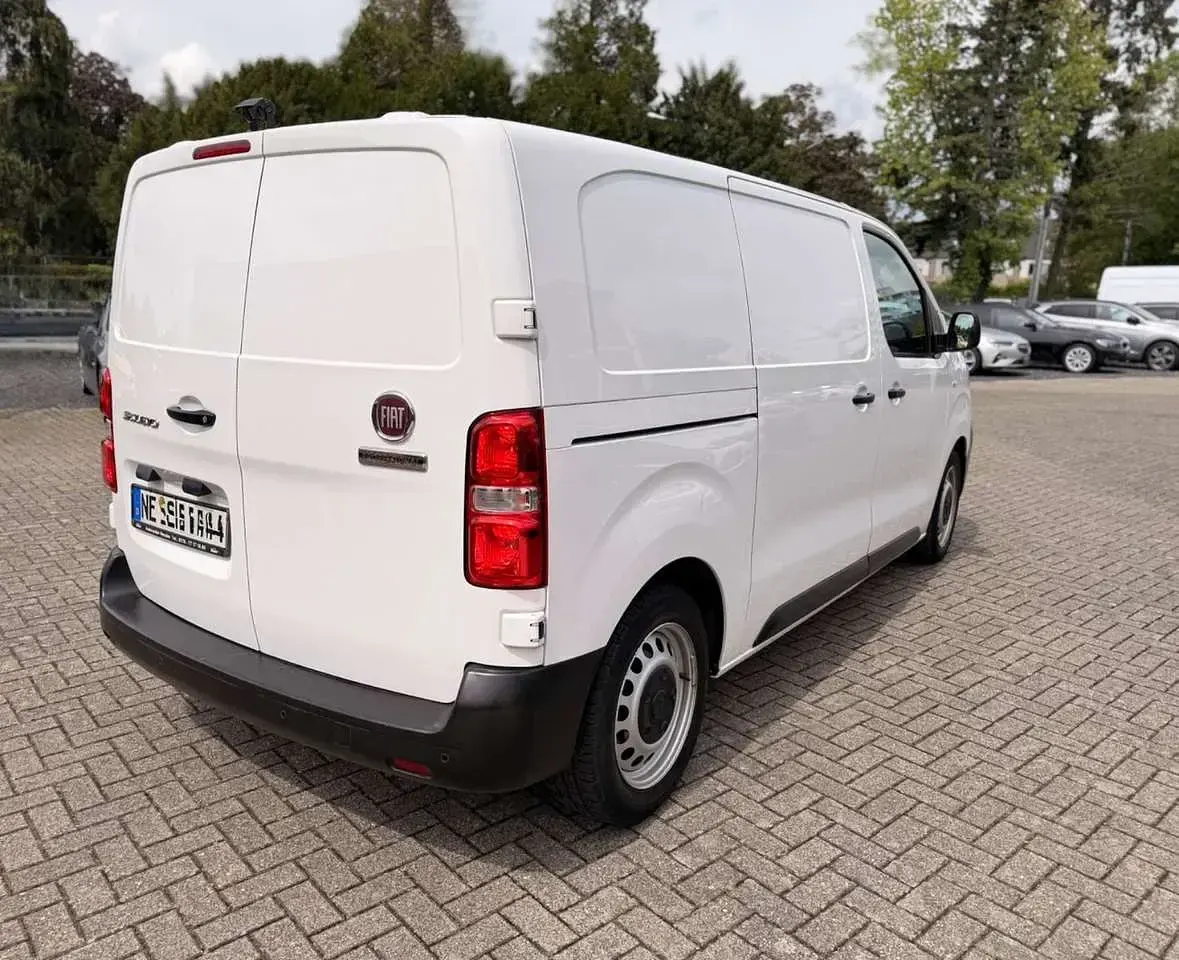 Gebraucht Fiat Scudo Basis 102 PS (75 kW) 2022 Weiß Van
