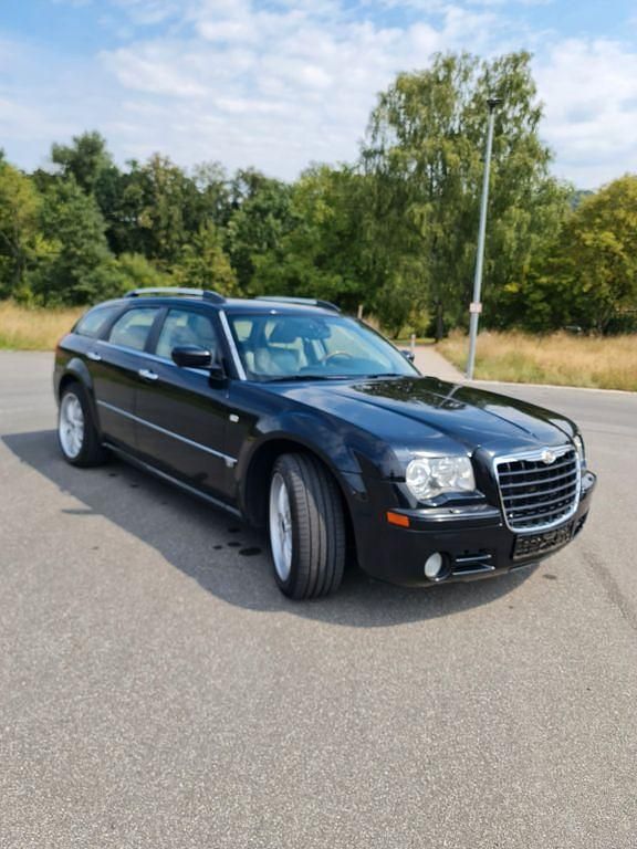 Schwarz Gebraucht 2007 Chrysler 300C Touring Kombi | 13.500 € (Teuer) - Bild 1/4