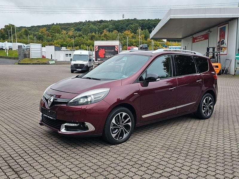 Rot Gebraucht 2014 Renault Scénic III Bose Edition Van / Kleinbus | 8.888 € (Etwas zu teuer) - Bild 1/4