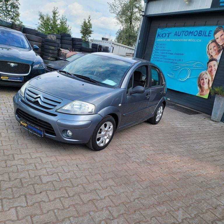 Grau Gebraucht 2009 Citroën C3 Start Kleinwagen | 5.499 € (Fairer Preis) - Bild 1/4