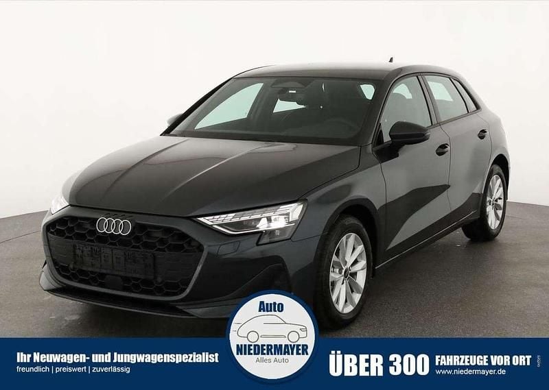 Manhattan grau metallic Neu 2025 Audi A3 Sportback Limousine | 31.995 € (Superpreis) - Bild 1/4