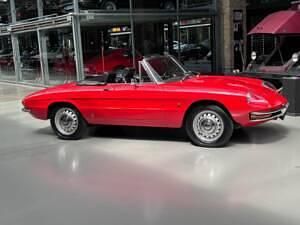 Gebraucht Alfa Romeo Spider 109 PS (80 kW) 1966 Rot Cabrio