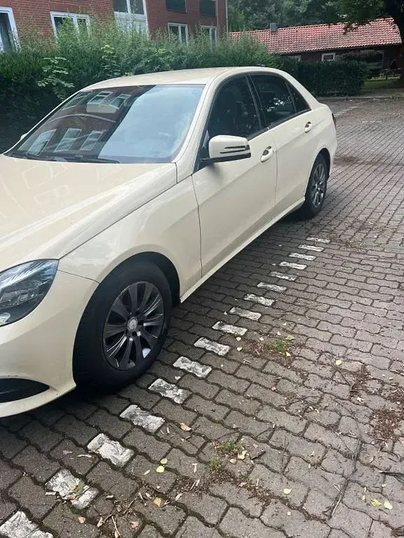 Gebraucht Mercedes 220 170 PS (125 kW) 2016 Andere farben Limousine
