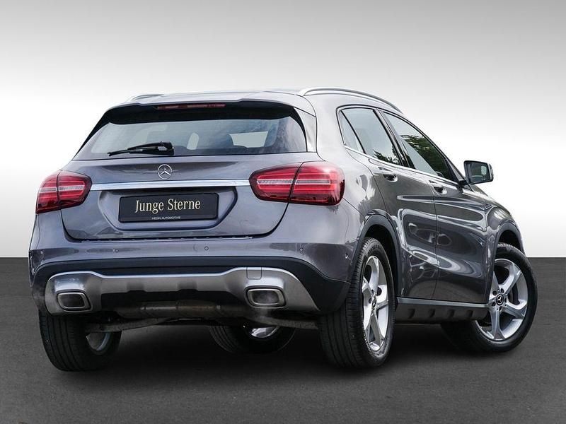 Gebraucht Mercedes GLA200 Urban 156 PS (114 kW) 2018 Szary SUV