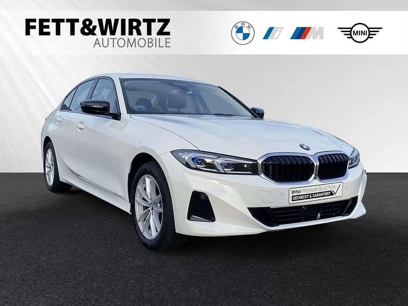 Alpinweiss Gebraucht 2024 BMW 320 Comfort Edition Limousine | 38.390 € (Guter Preis) - Bild 1/3