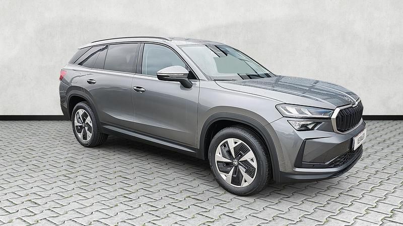 Graphitegrau metallic Neu 2025 Skoda Kodiaq Selection SUV | 39.880 € (Guter Preis) - Bild 1/4