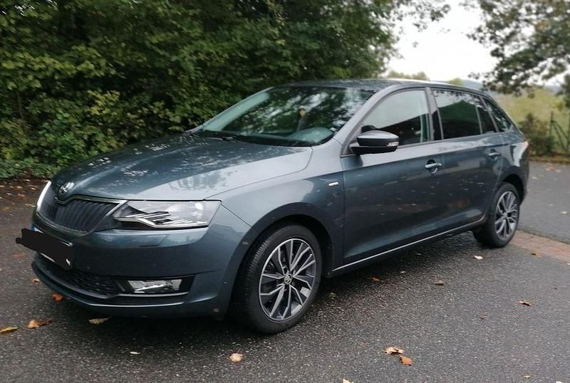 Grau Gebraucht 2017 Skoda Rapid Drive Limousine | 9.950 € (Guter Preis) - Bild 1/4