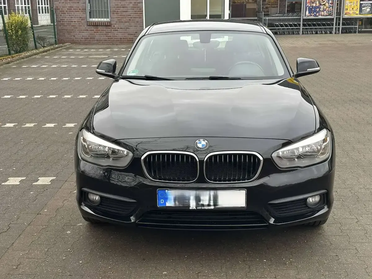 Gebraucht BMW 118 Advantage 136 PS (100 kW) 2017 Schwarz Limousine