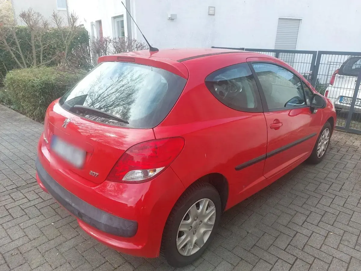 Gebraucht Peugeot 207 73 PS (53 kW) 2009 Rot Limousine