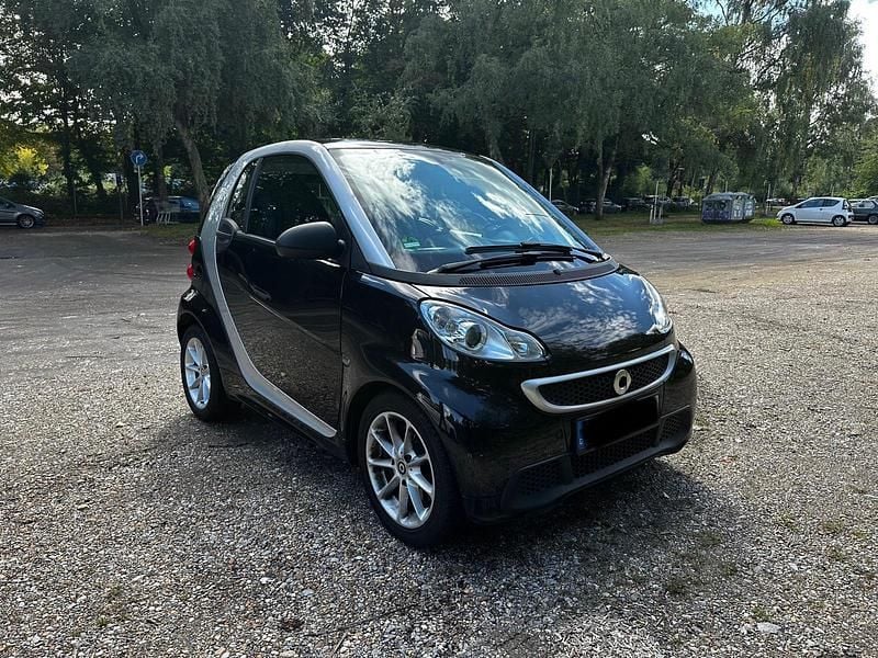 Schwarz Gebraucht 2014 Smart ForTwo Coupé Passion Kleinwagen | 6.500 € (Fairer Preis) - Bild 1/4