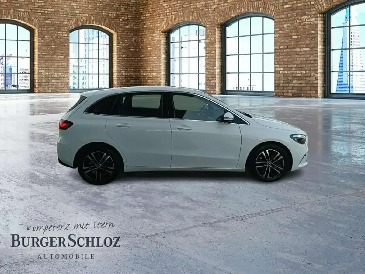 Gebraucht Mercedes B200 163 PS (119 kW) 2025 Unilack polarweiß Kleinwagen