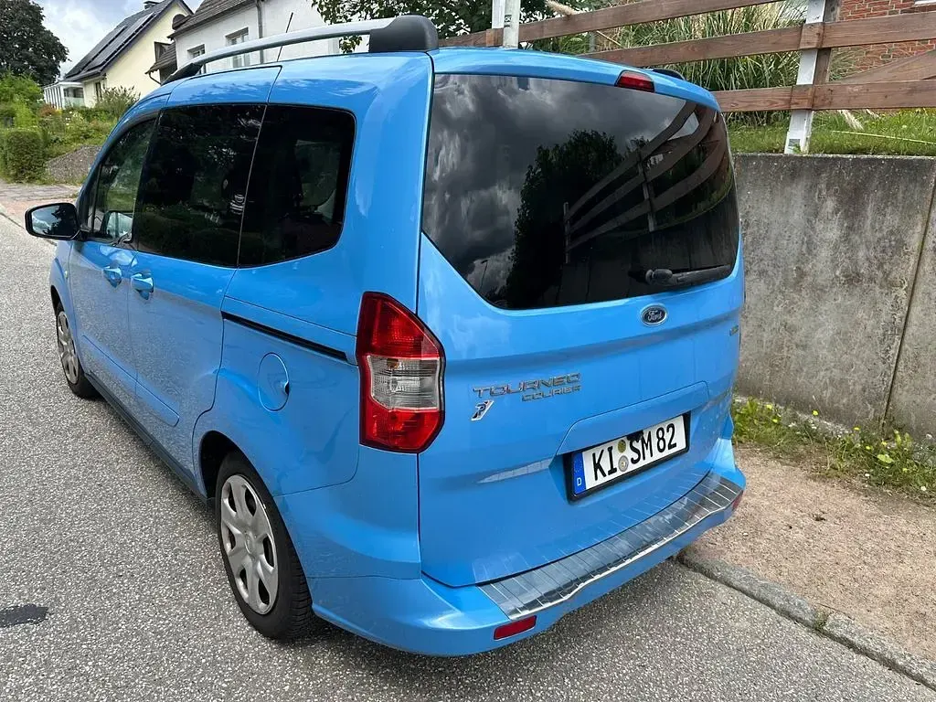 Gebraucht Ford Tourneo Courier Trend 101 PS (74 kW) 2017 Blau Van / Kleinbus