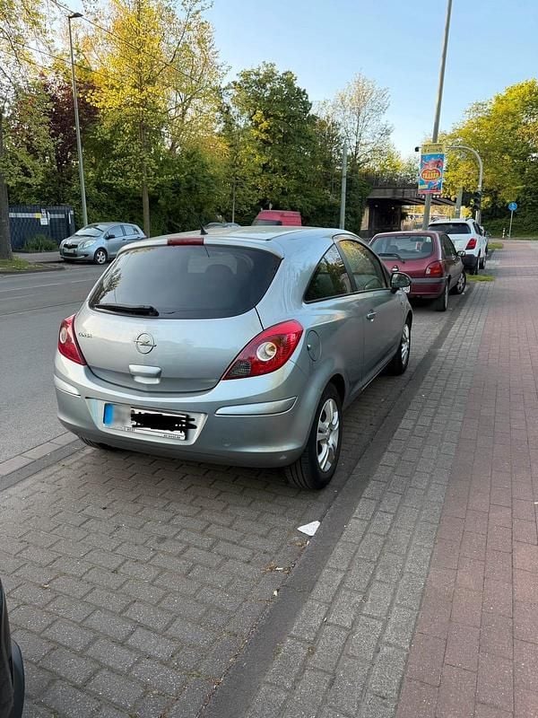 Używany Opel Corsa 101 KM (74 kW) 2010 Niebieski Hatchback