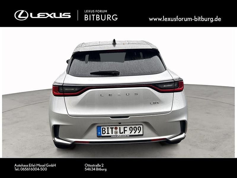 Neu Lexus LBX 136 PS (100 kW) 2025 Silber SUV