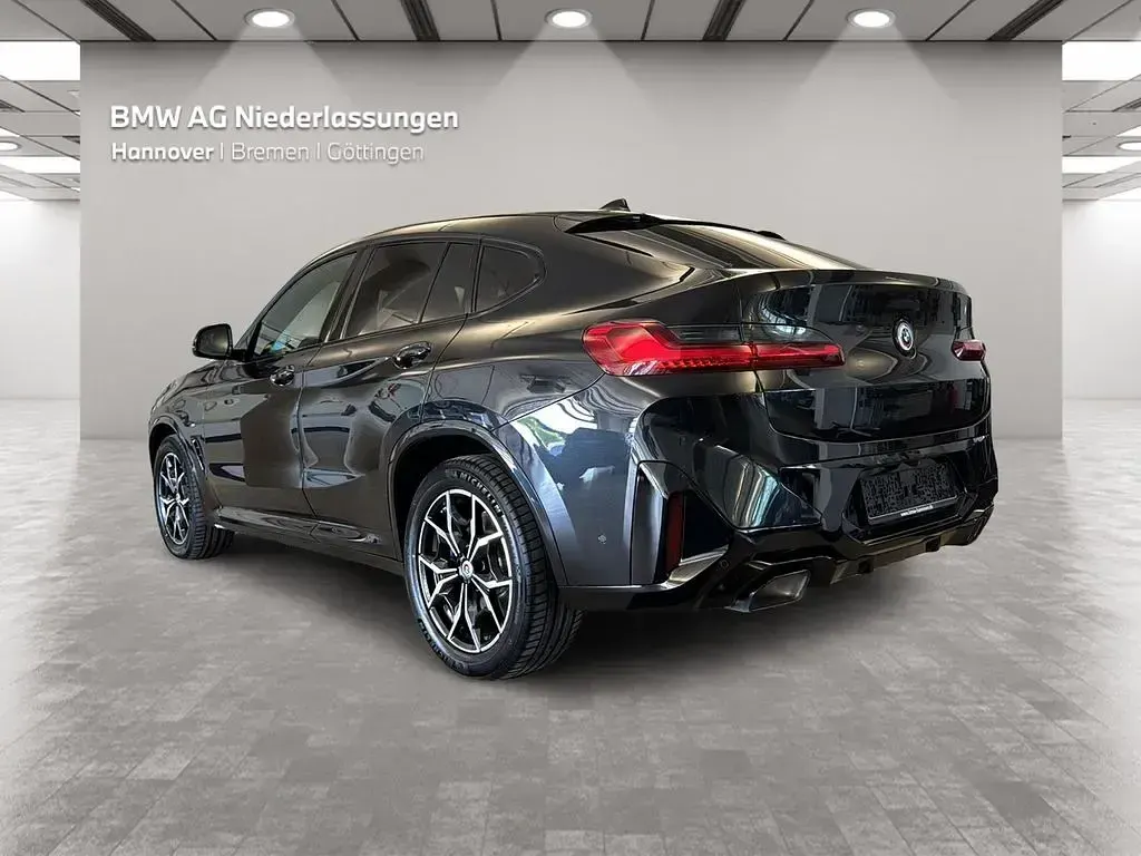 Gebraucht BMW X4 M Sport 245 PS (180 kW) 2023 Schwarz SUV