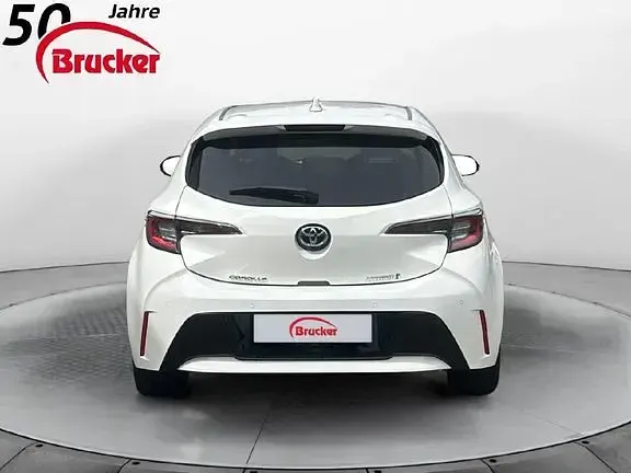 Gebraucht Toyota Corolla Team 122 PS (89 kW) 2022 Schneeweiß