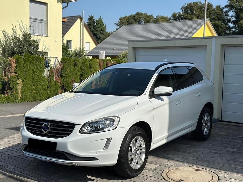 Weiß Gebraucht 2015 Volvo XC60 SUV | 15.700 € (Guter Preis) - Bild 1/4