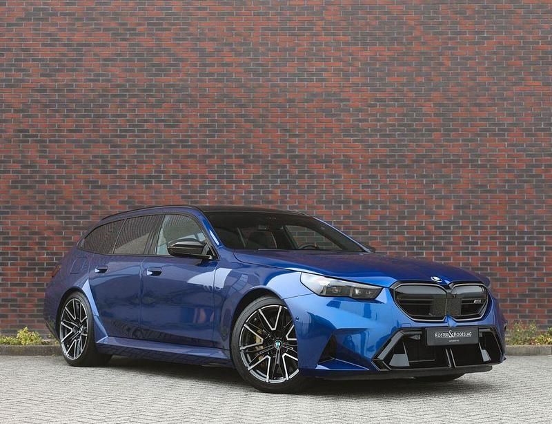 Blau Gebraucht 2025 BMW M5 Sport Line Kombi | 152.400 € (Teuer) - Bild 1/4