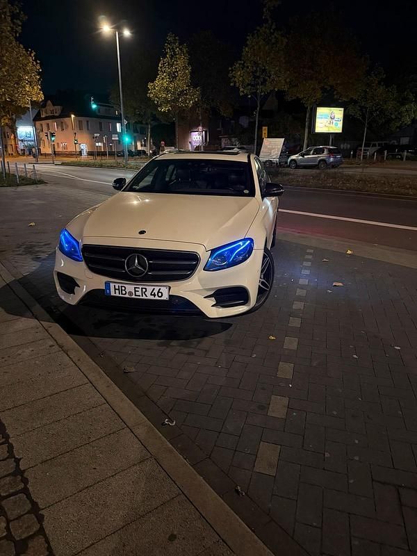 Andere farben Gebraucht 2018 Mercedes E220 AMG Limousine | 16.900 € (Etwas zu teuer) - Bild 1/4