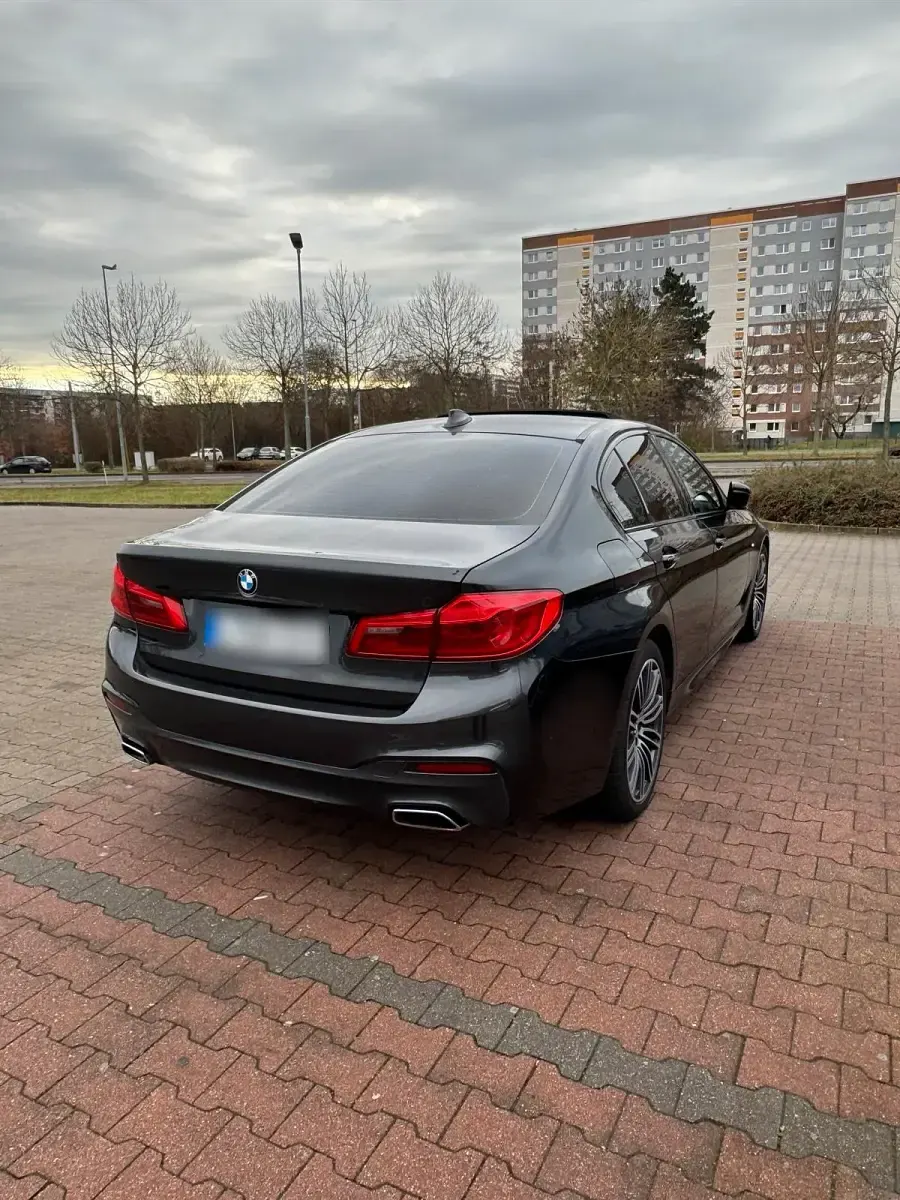 Gebraucht BMW 530 M Sport 265 PS (194 kW) 2017 Grau Limousine