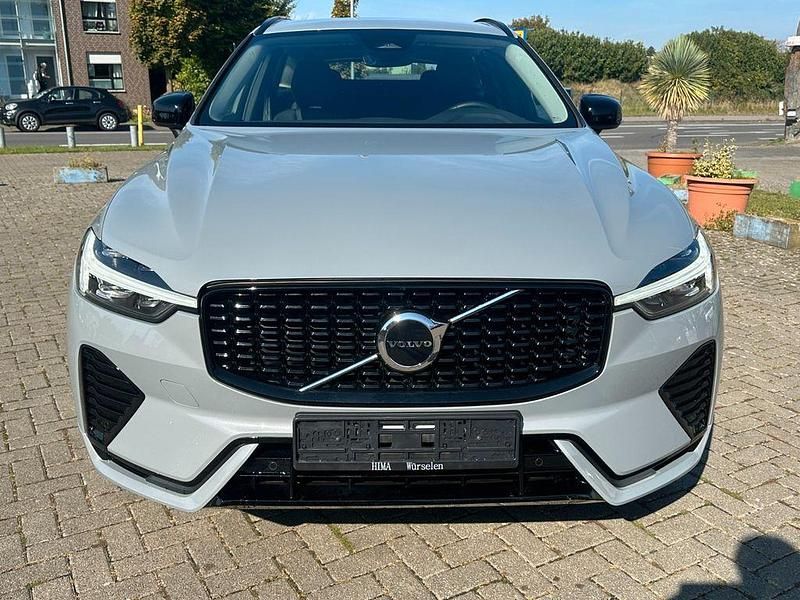 Gebraucht Volvo XC60 Plus 250 PS (183 kW) 2024 Grau SUV