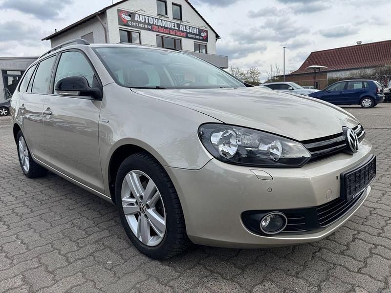 Gebraucht VW Golf VI Match 122 PS (89 kW) 2013 Silber Kleinwagen