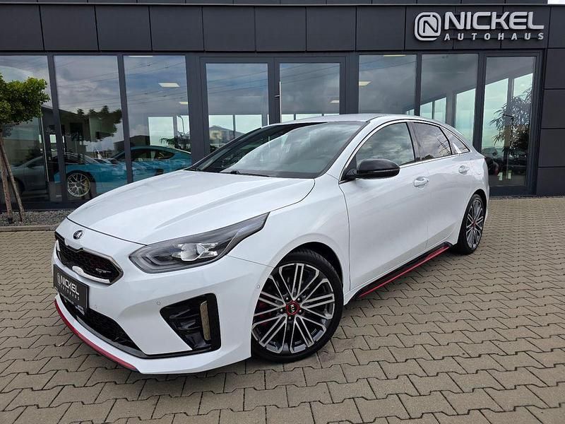 Weiß Gebraucht 2020 Kia ProCeed GT Kleinwagen | 23.999 € (Fairer Preis) - Bild 1/4