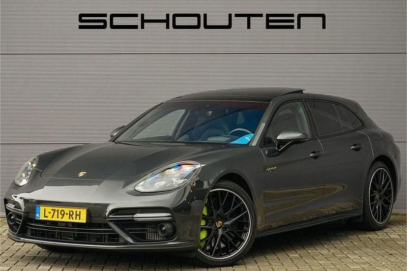 Grau Gebraucht 2019 Porsche Panamera S E-Hybrid Sport Turismo Limousine | 87.861 € - Bild 1/3