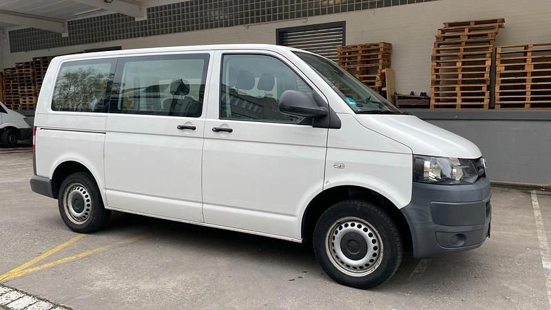 Używany VW Transporter 84 KM (61 kW) 2013 Biały Van