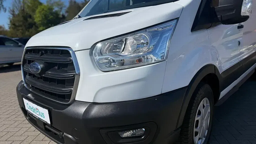 Używany Ford Transit Trend 131 KM (96 kW) 2022 Biały Minivan