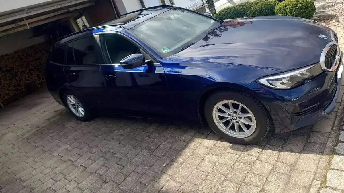 Używany BMW 320 Advantage 190 KM (139 kW) 2022 Niebieski Kombi