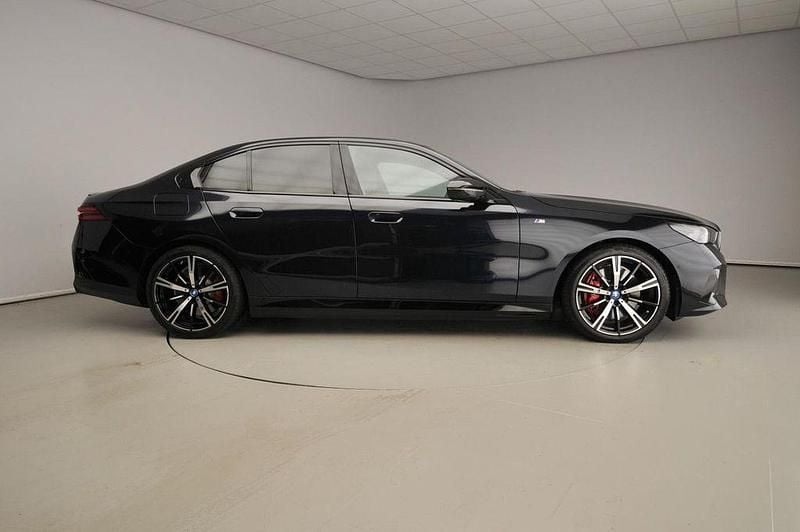 Gebraucht BMW i5 M Sport 442 kW (601 PS) 2024 Schwarz Limousine