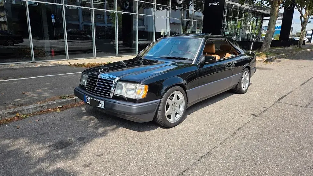 Gebraucht Mercedes 230 132 PS (97 kW) 1988 Schwarz Coupé