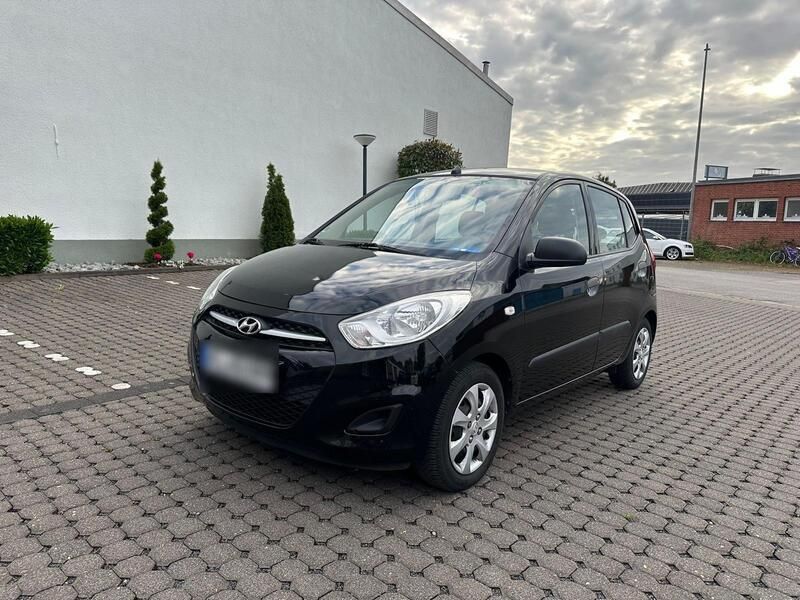 Schwarz Gebraucht 2013 Hyundai i10 Kleinwagen | 3.900 € - Bild 1/4